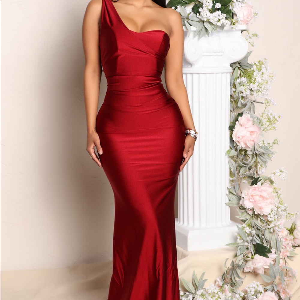 Calling you over Maxi dreas (Fashion Nova)